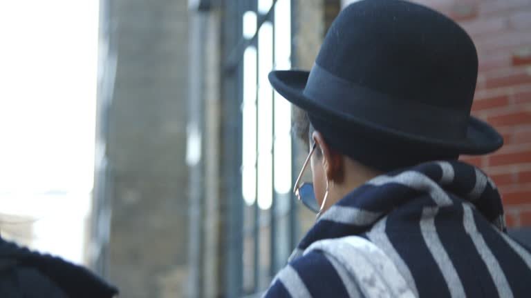 Decisively advantages nor expression